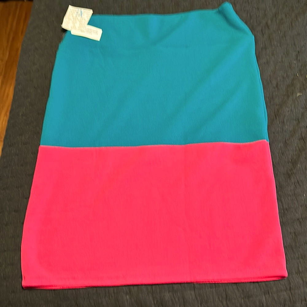 Lularoe Cassie skirt new with tags.   Teal and pink